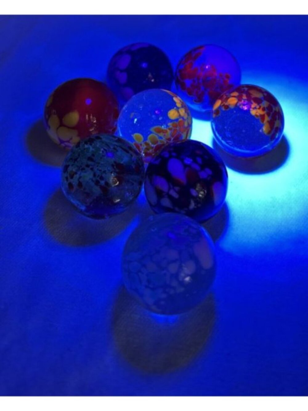 House Of Marbles Shooter Marbles UV Glows 6mm Lot of 8 - Picture 3 of 8